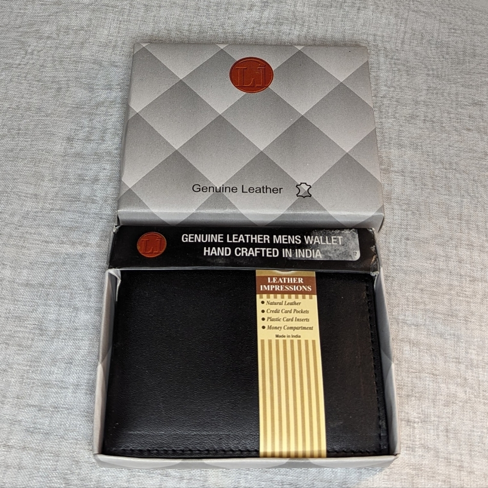 Leather Impressions Natural Leather Bifold Wallet NWT